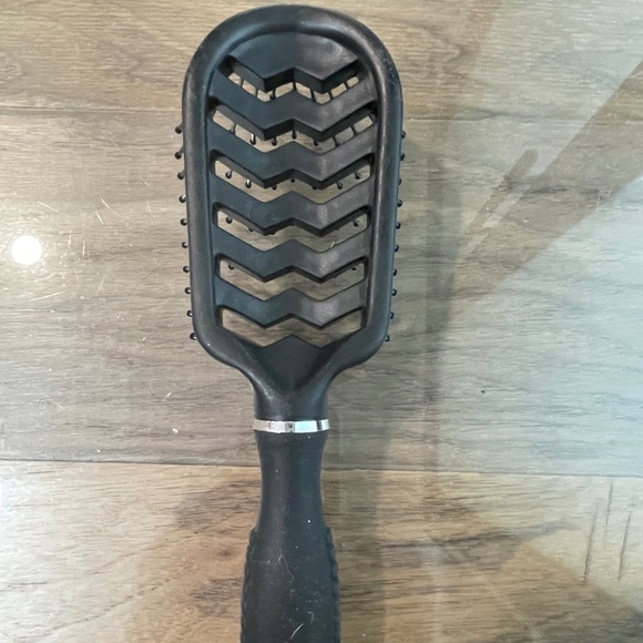 Excellent Condition 2-Piece Hair Brush Set - Picture 6 of 10